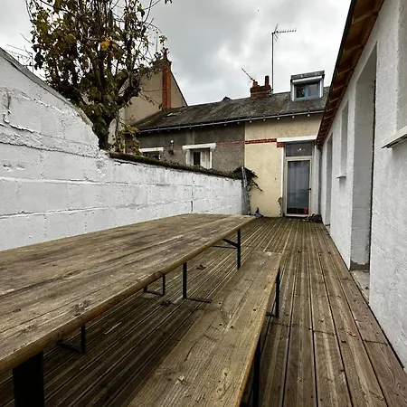 Small House On 2 Levels Near The Heart Of Town And Its Interior Terraces Hébergement de vacances *